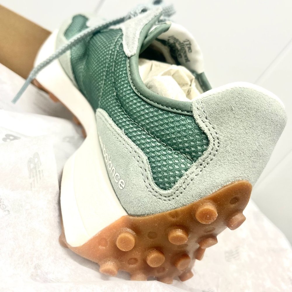 NEW BALANCE 327 Unisex RARE Casual Sneakers Shoes Green with White various sizes - Picture 6 of 14
